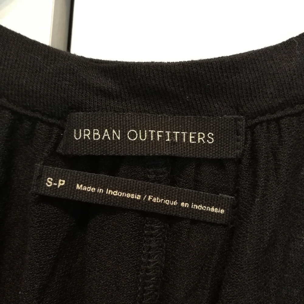 URBAN OUTFITTERS Black Tunic V-neck front Peasant oversized Small NWT - Picture 5 of 11